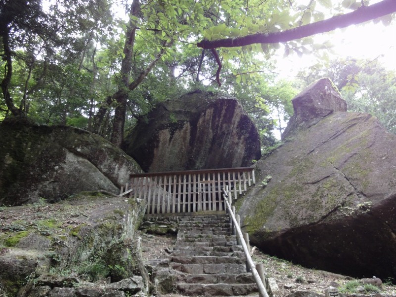 不思議大好き　ババタヌキ-日之本元極気功教室 金山巨石
